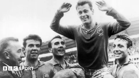 Just Fontaine, Pencetak 13 Gol Piala Dunia yang Bermain dengan Sepatu Pinjaman