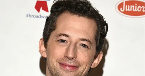 Bintang 'The Marvelous Mrs. Maisel' Josh Grisetti Meninggal Bunuh Diri di Usia 44