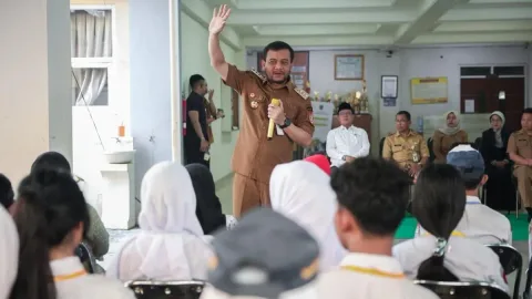 Anak Pengemudi Ojek di Semarang Bisa Sekolah Gratis: Program Kemitraan Jateng Tampung 3.663 Siswa