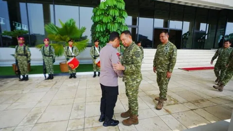 Soliditas TNI-Polri Diuji: Kapolri Temui Panglima TNI, Perintahkan Jajaran Perkuat Sinergi