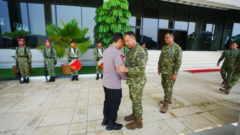 Soliditas TNI-Polri Diuji: Kapolri Temui Panglima TNI, Perintahkan Jajaran Perkuat Sinergi