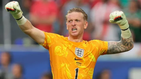 Everton Incar Kiper Piala Dunia dengan Rekor Lebih Baik dari Pickford