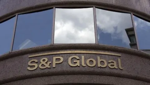 S&P Proyeksikan Rupiah ke Rp17.700 per Dolar, Lebih Lemah dari Target Pemerintah