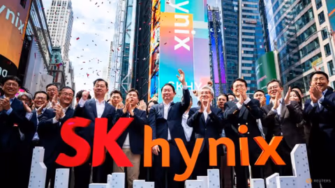 SK Hynix Anjlok 15% Usai Debut di Nasdaq: Aksi Ambil Untung atau Sinyal Puncak Siklus Memori?