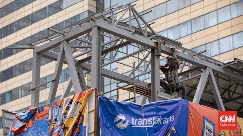 Truk Crane Tabrak JPO di Tendean, Polisi Tutup Satu Lajur dan Imbau Pengendara Cari Jalur Alternatif