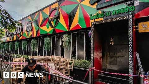 Korban Jiwa Kebakaran Bar di Bangkok: Pintu Darurat Terkunci, 28 Tewas