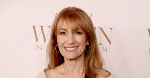 Jane Seymour di Usia 75: 'Saya Ingin Jadi Poster Child untuk Perempuan di Atas 50'