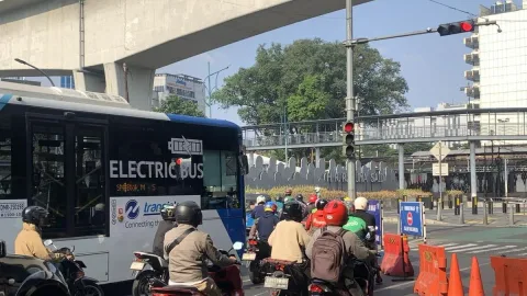Rekayasa Lalu Lintas di Kuningan: Akses ke Mampang Ditutup Imbas Pembongkaran JPO