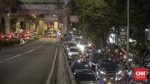 JPO Tendean Ambruk Ditabrak Truk, Lalu Lintas Kembali Normal Setelah 16 Jam