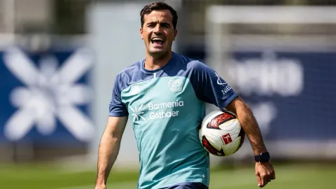 Pelatih Baru Bayer Leverkusen, Carles Martínez, Langsung Pasang Target Tinggi di Awal Pramusim