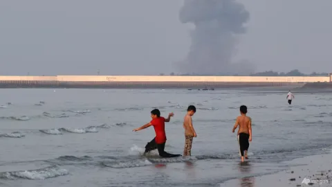 Konflik AS-Iran Memanas: Penutupan Selat Hormuz Mengancam Pasokan Energi Global