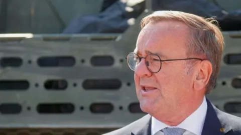 Menteri Pertahanan Jerman Desak Disiplin Anggaran Proyek Satelit Militer Rp170 Triliun
