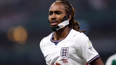 Everton Beralih ke Bek Muda Genoa: Alternatif Lebih Murah dari Djed Spence