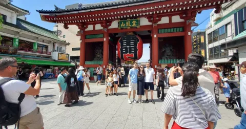 Kunjungan Turis Asing ke Jepang Anjlok 2% di Semester I 2026, China Merosot Lebih dari Setengah