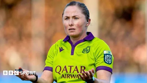 Wasit Rugby Wanita Terkemuka Aimee Barrett-Theron Mundur Sementara Usai Diagnosis Kanker Payudara