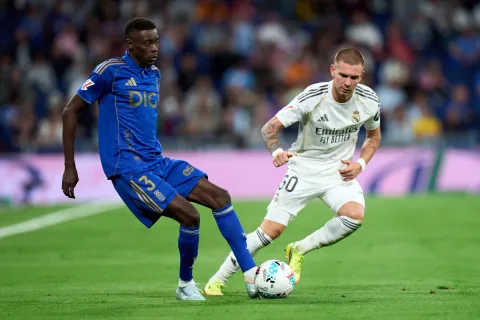 Bologna Bantah Klaim Transfer Bek Kiri Real Oviedo: Bandrol €4 Juta Jadi Batu Sandungan