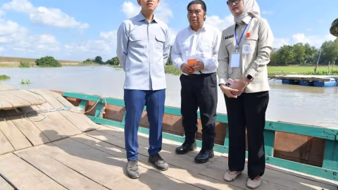 Gibran Blusukan ke Lampung, Janji Prioritaskan Perbaikan Jalan yang Rusak