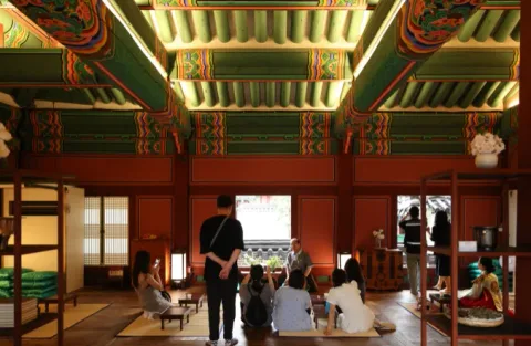 Wisatawan Mancanegara Serbu Istana Kerajaan Seoul: Lonjakan 6,6% di Semester I 2026