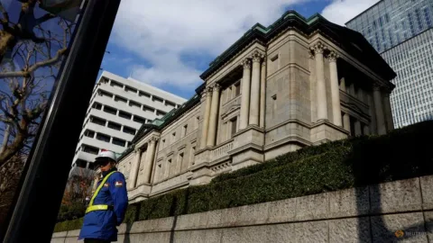 Suku Bunga BOJ Naik, Separuh Perusahaan Jepang Tertekan: Dampak Berantai ke Asia?