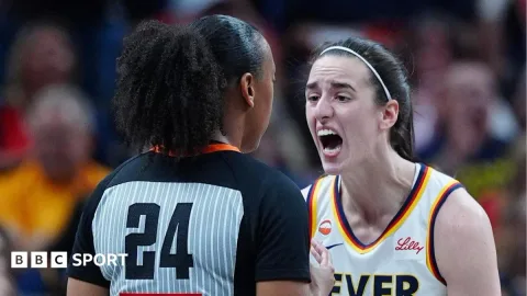 Bintang WNBA Caitlin Clark Ledak Amarah ke Wasit: 'Saya Dilanggar Lima Kali'