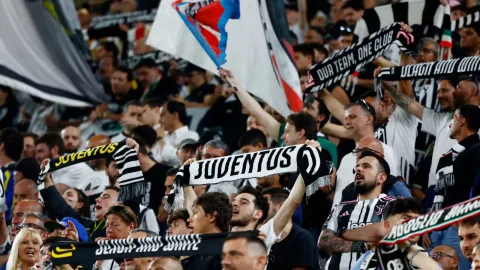 Leeds Boyong Bek €40 Juta, Juventus Raup Cuan Rp350 Miliar