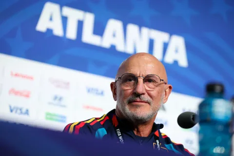 Milan Nyaris Rekrut Pelatih Spanyol De la Fuente Sebelum Sukses di Euro 2024
