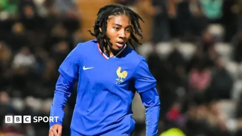 Birmingham City Rekrut Bek Muda Prancis Jade Rastocle untuk Perkuat Lini Belakang
