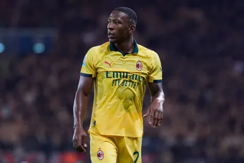 Aston Villa dan AC Milan Sepakat, Pervis Estupinan Segera ke Premier League