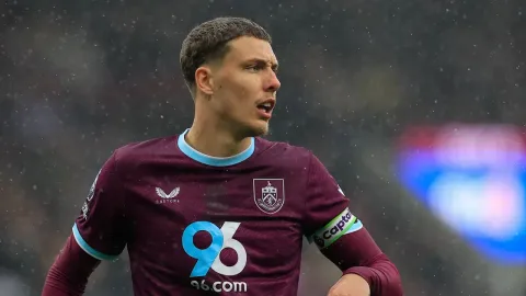 RB Leipzig Rekrut Bek Burnley Maxime Estève dengan Kontrak Lima Tahun