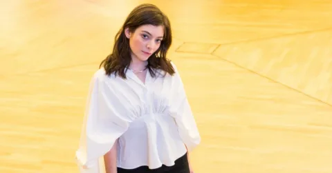 Lorde Kritik Fitur AI Spotify yang Sebar Informasi Keliru soal Tur Konsernya