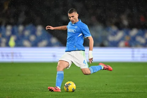 Napoli Terancam Kehilangan Alessandro Buongiorno dalam Waktu Lama Akibat Cedera Lutut