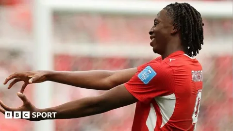 Aston Villa Pecahkan Rekor Transfer: Datangkan Johan Manzambi dari Freiburg