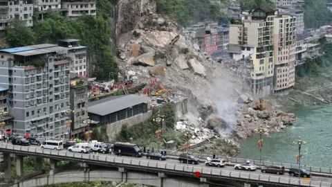 Longsor di Chongqing Tewaskan 8 Orang, 34 Lainnya Hilang: Presiden Xi Perintahkan Investigasi