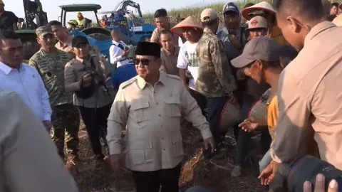 Prabowo Berseloroh soal Polri di Luar Kemenhan: Polisi Enggak Mau di Bawah Saya