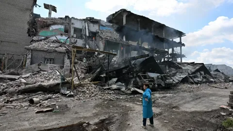 Serangan Balas-Membalas Ukraina-Rusia Tewaskan 10 Orang, Diplomasi Kian Buntu