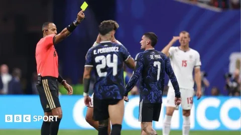 Spanyol vs Argentina: Laporte Sesalkan Agresivitas Tim Tango, Wasit Jadi Sorotan
