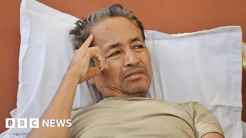 Aktivis India yang Mogok Makan 20 Hari Dibawa Paksa ke Rumah Sakit