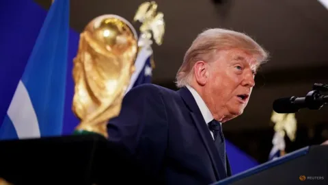 Trump Kembali ke Panggung Piala Dunia 2026: Kontroversi dan Ambisi Tuan Rumah
