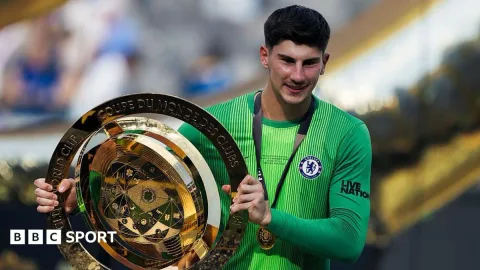 Cetak Kiper Legendaris, Genk Kembali Kirim Talenta Muda ke Chelsea: Bisakah Penders Menyaingi Courtois?