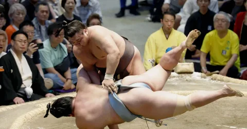 Kirishima Kokkiri: Ozeki Berburu Gelar Yokozuna di Tengah Persaingan Sengit Nagoya