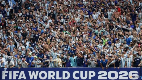 FIFA Menang Taruhan: Tiket Piala Dunia Termahal Ludes Terjual, Fans Rela Bayar Berapa Pun