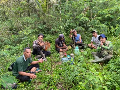 Warga Perbukitan Menoreh Berburu Pemburu Burung: Ekonomi dan Ekologi Berjalan Beriringan