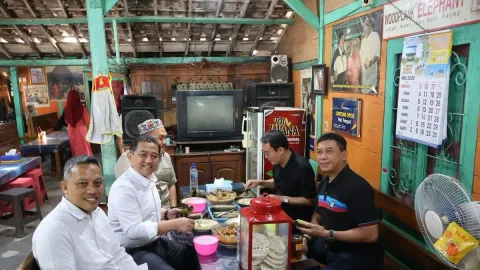 Diplomasi Lontong Opor: Bupati Blora Jamu Pejabat Pusat di Warung Lokal untuk Promosi UMKM
