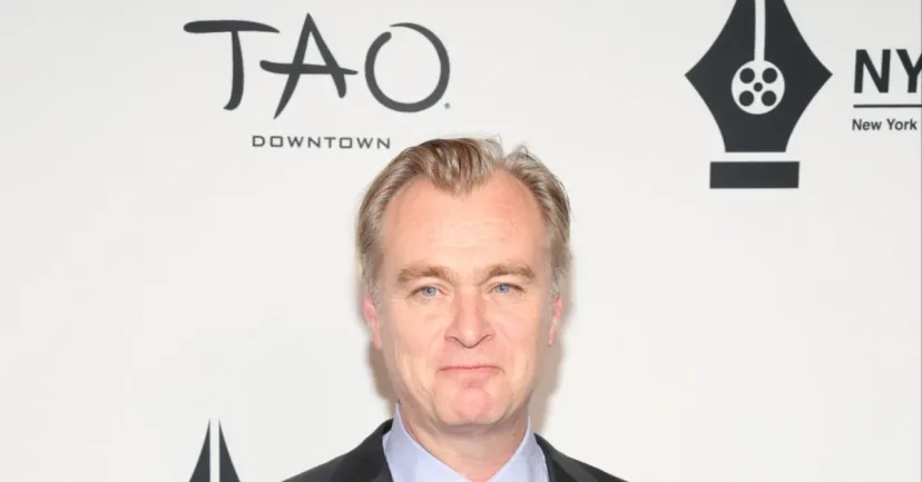 Tanpa Smartphone, Christopher Nolan Hubungi Matt Damon via Telepon Umum untuk 'The Odyssey'
