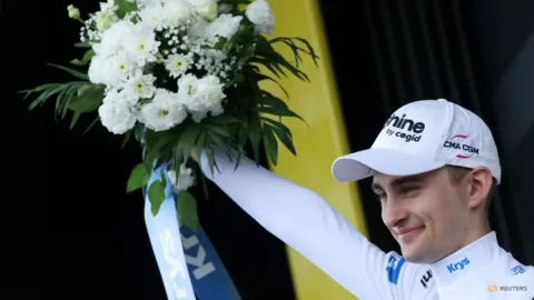 Paul Seixas, Remaja 19 Tahun, Rebut Kaus Putih dan Incar Podium Tour de France