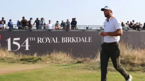 Sam Burns: Dari Ruang Bersalin ke Puncak The Open, Istri Jadi Kunci