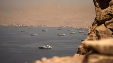 Perebutan Selat Hormuz: Ketika Kebebasan Bernavigasi Diuji di Tengah Perang AS-Iran