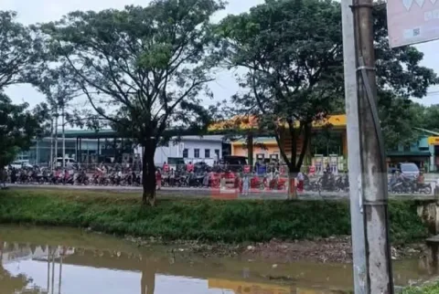 Antrean BBM Kembali Mengular di Myanmar: Harga Bensin Tembus 10.000 Kyat per Liter di Pasar Gelap