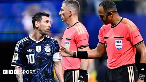 Mantra Wasit Piala Dunia: Tak Ada Konspirasi, Hanya Manusia yang Rawan Salah