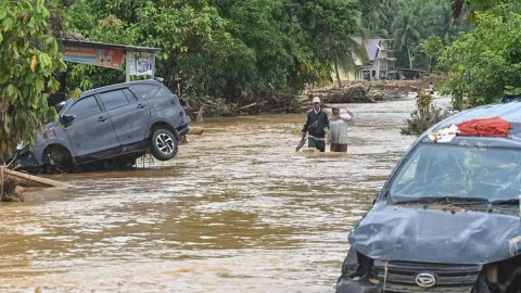 Banjir Terjang Tapanuli Tengah: 145 Jiwa Mengungsi, Tanggul Jebol